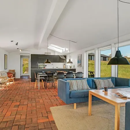 5 Bedroom Stunning In