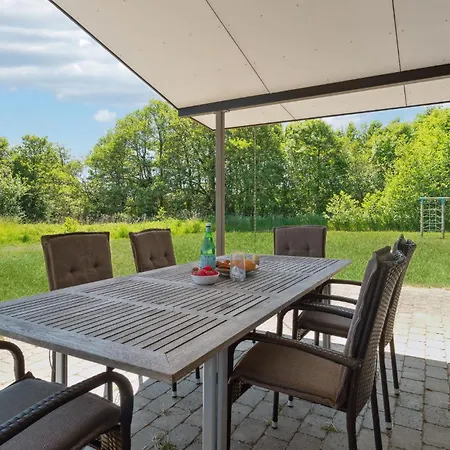 Prázdninový dům 5 Bedroom Stunning In *