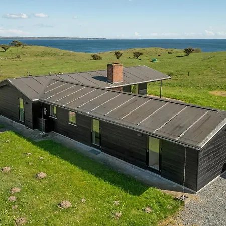 5 Bedroom Stunning In Prázdninový dům Knebel